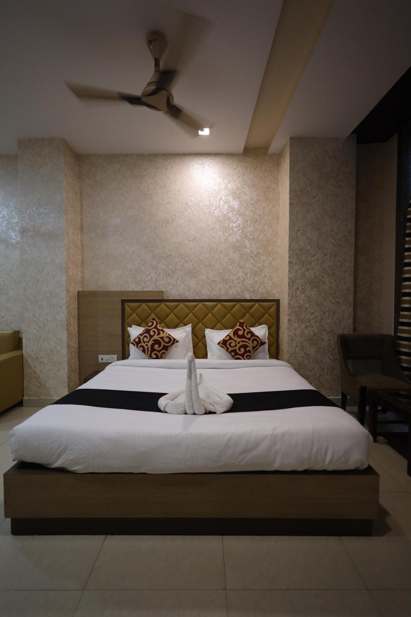 Hotel Bhagyaraj Palace A Luxury Hotel Keshavpuram Канпур Екстер'єр фото