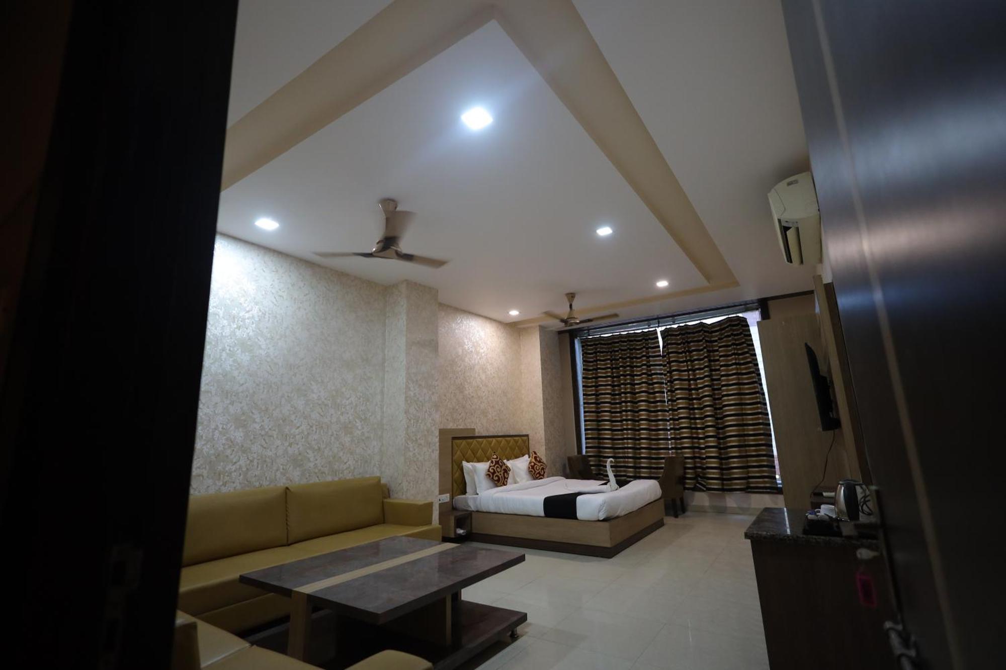 Hotel Bhagyaraj Palace A Luxury Hotel Keshavpuram Канпур Екстер'єр фото