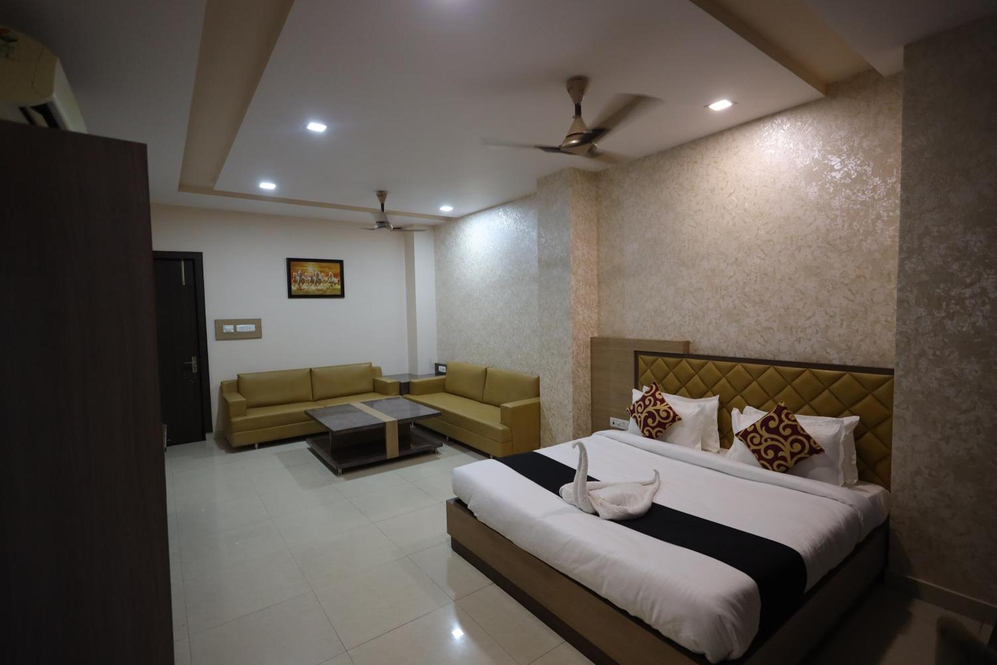 Hotel Bhagyaraj Palace A Luxury Hotel Keshavpuram Канпур Екстер'єр фото