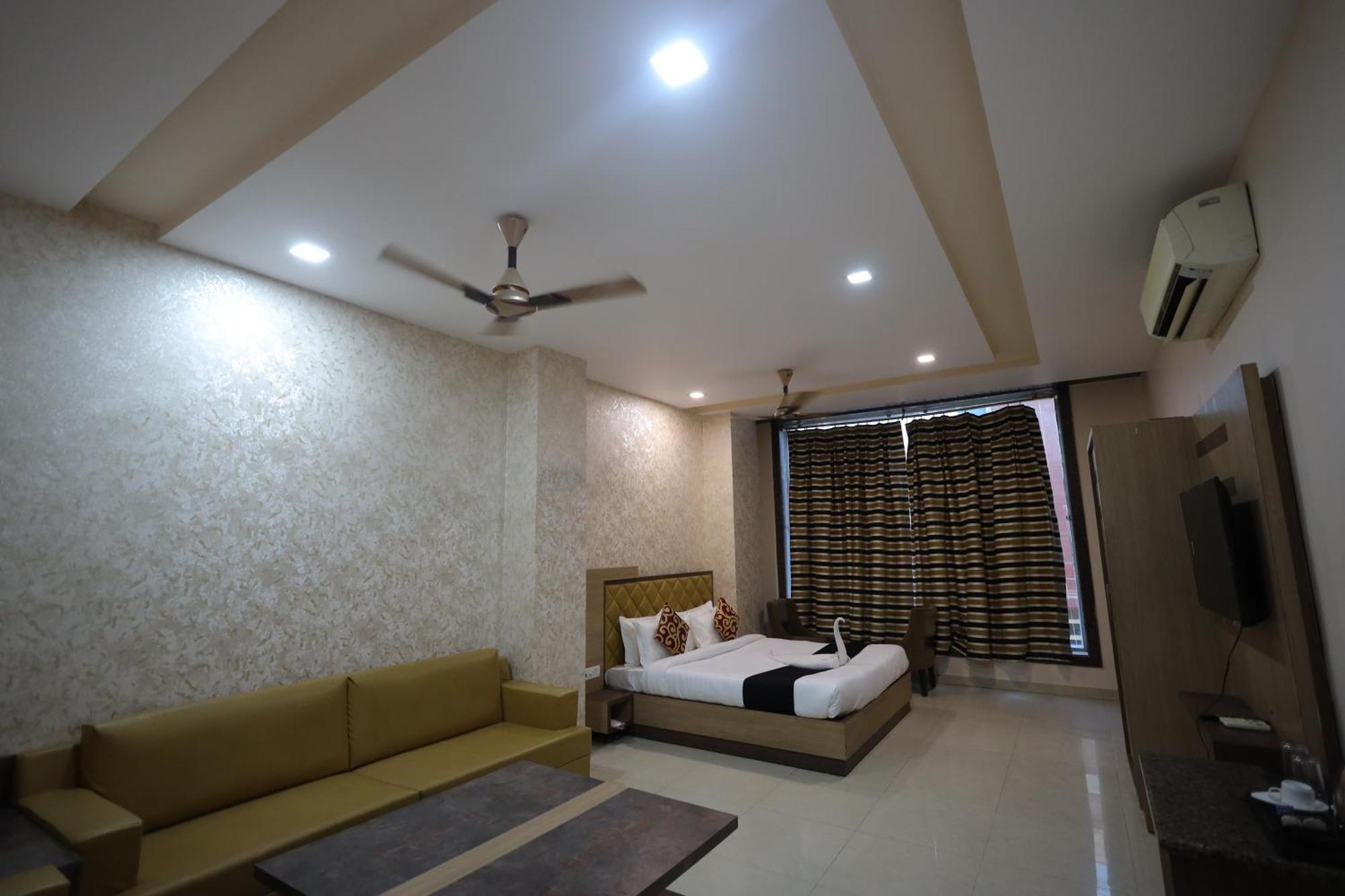Hotel Bhagyaraj Palace A Luxury Hotel Keshavpuram Канпур Екстер'єр фото