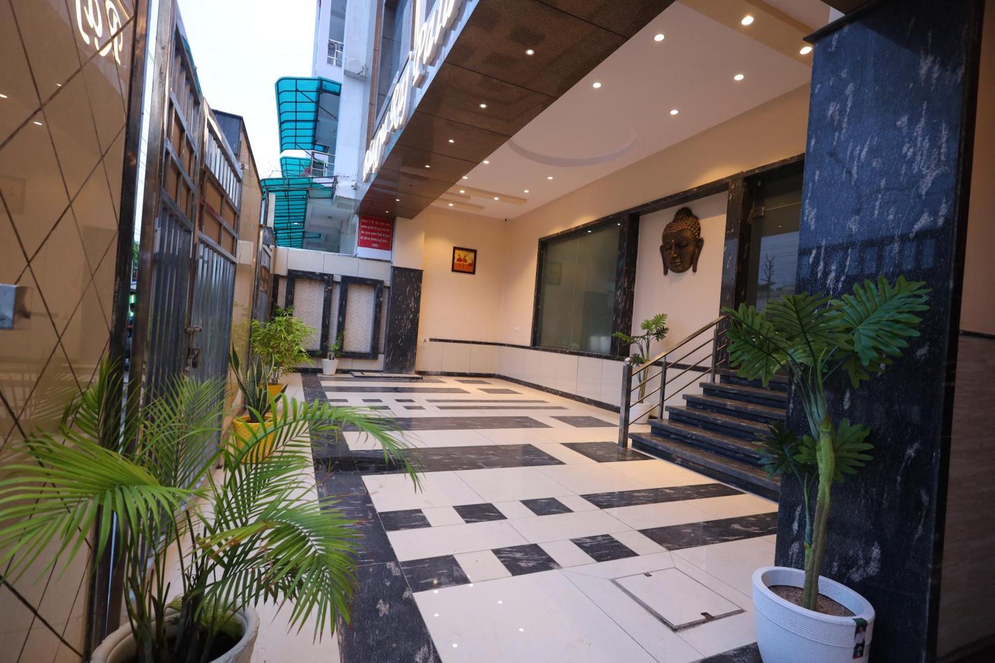 Hotel Bhagyaraj Palace A Luxury Hotel Keshavpuram Канпур Екстер'єр фото
